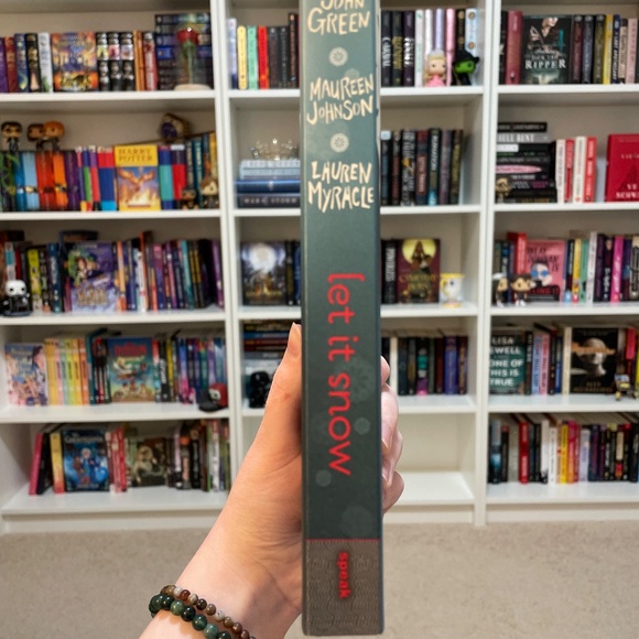 Teen Christmas Romance Book: Let it Snow by John Green - Picture 2 of 3